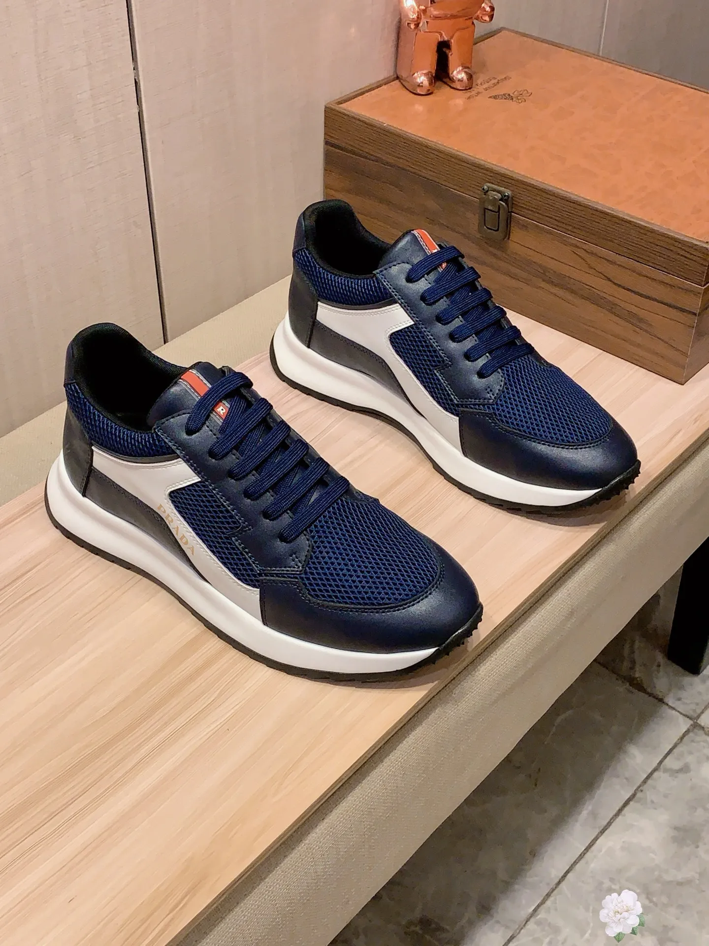 Men's shoes 💰460💰💰🎩🎩[Lightning][Lightning] "Prada PRADA*" latest hot style casual shoes, top brand [seduce] luxury~purchase, top~quality. [Strong] The upper is made of imported breathable cowhide with material ➕ breathable sheepskin feet (•) and fine workmanship. The original stylish and stylish soft rubber wear-resistant and non-slip outsole is light and comfortable on the feet. The real thing looks better when photographed in person. 0121: code: 38-44, 4️⃣ colors selected